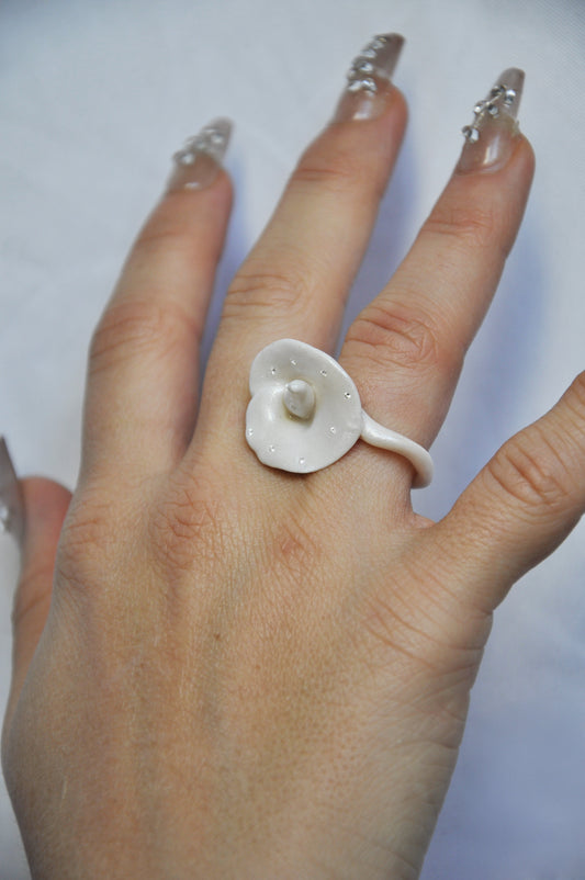 Sparkly Mini Calla Ring